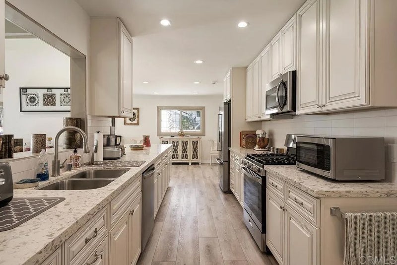 453 W Laurel Avenue