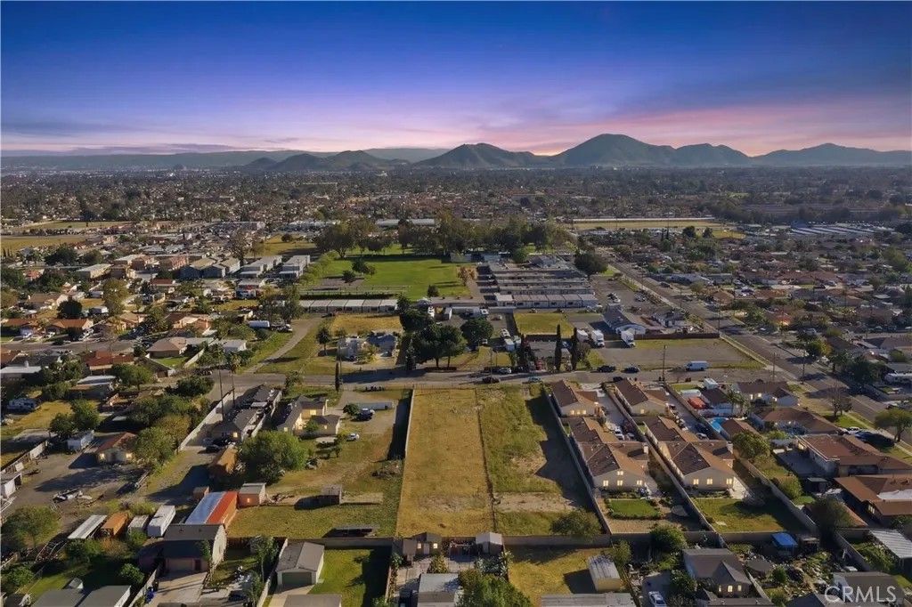 Photo of 17562 Court St, Fontana, CA 92336 (MLS # PW26055467)