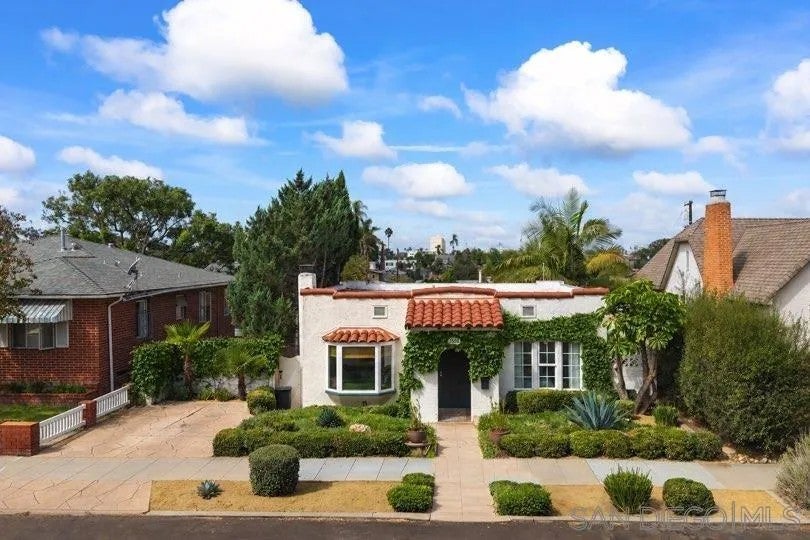 3568 Villa Terrace