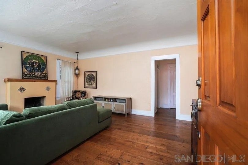 3568 Villa Terrace