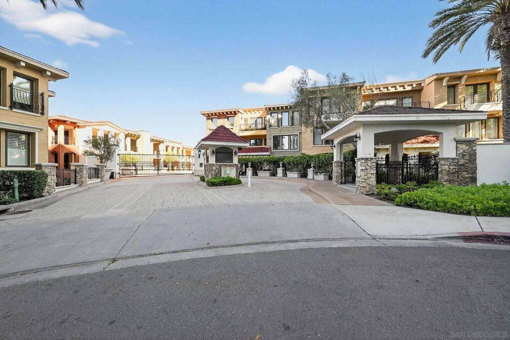 Photo of 1040 Genter St #203, La Jolla, CA 92037 (MLS # 250044838)