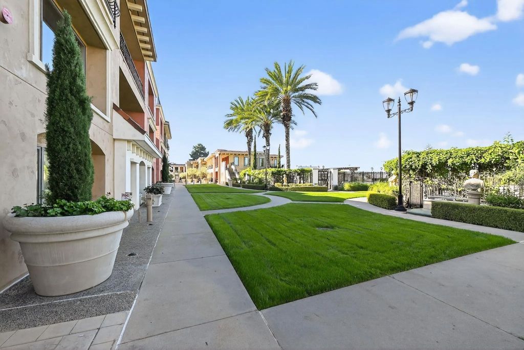 Photo of 1040 Genter St #203, La Jolla, CA 92037 (MLS # 250044838)