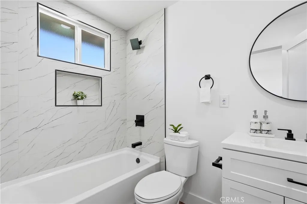 735 W Heber