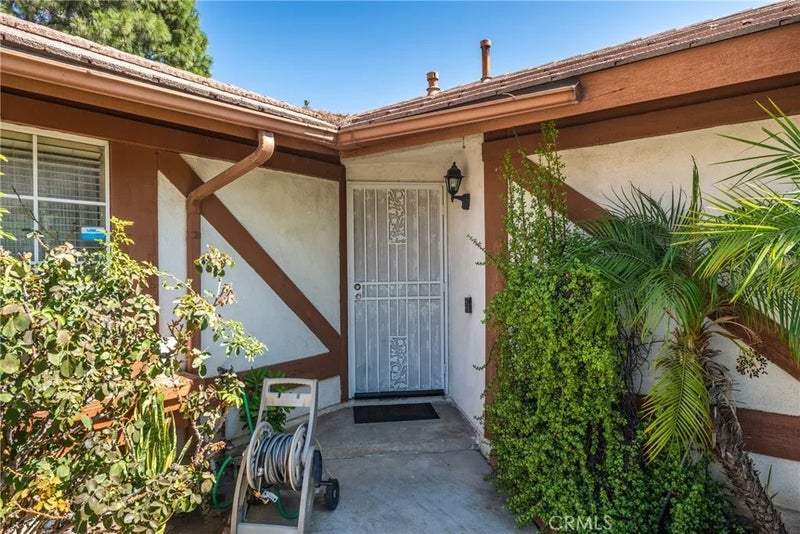 14394 Hillcrest
