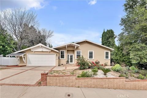Photo of 11962 Salem Drive, Granada Hills, CA 91344 (MLS # SR26030407)
