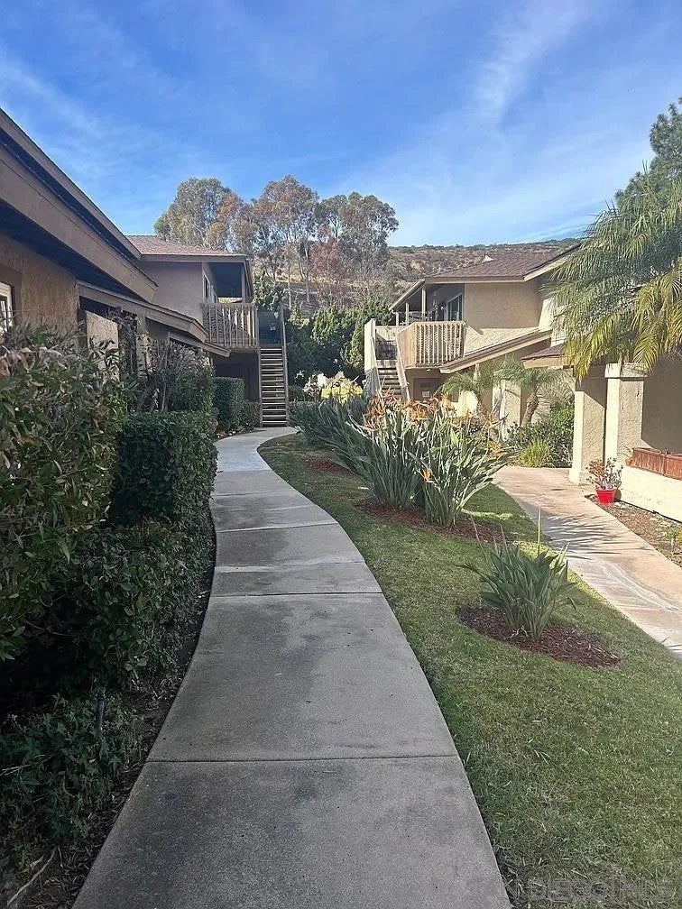 Photo of 8009 Calle Fanita, Santee, CA 92071 (MLS # 260013431)