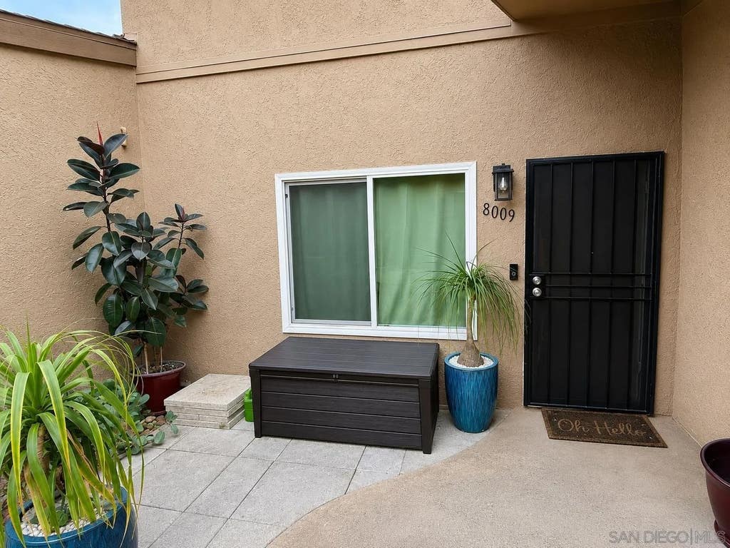 Photo of 8009 Calle Fanita, Santee, CA 92071 (MLS # 260013431)