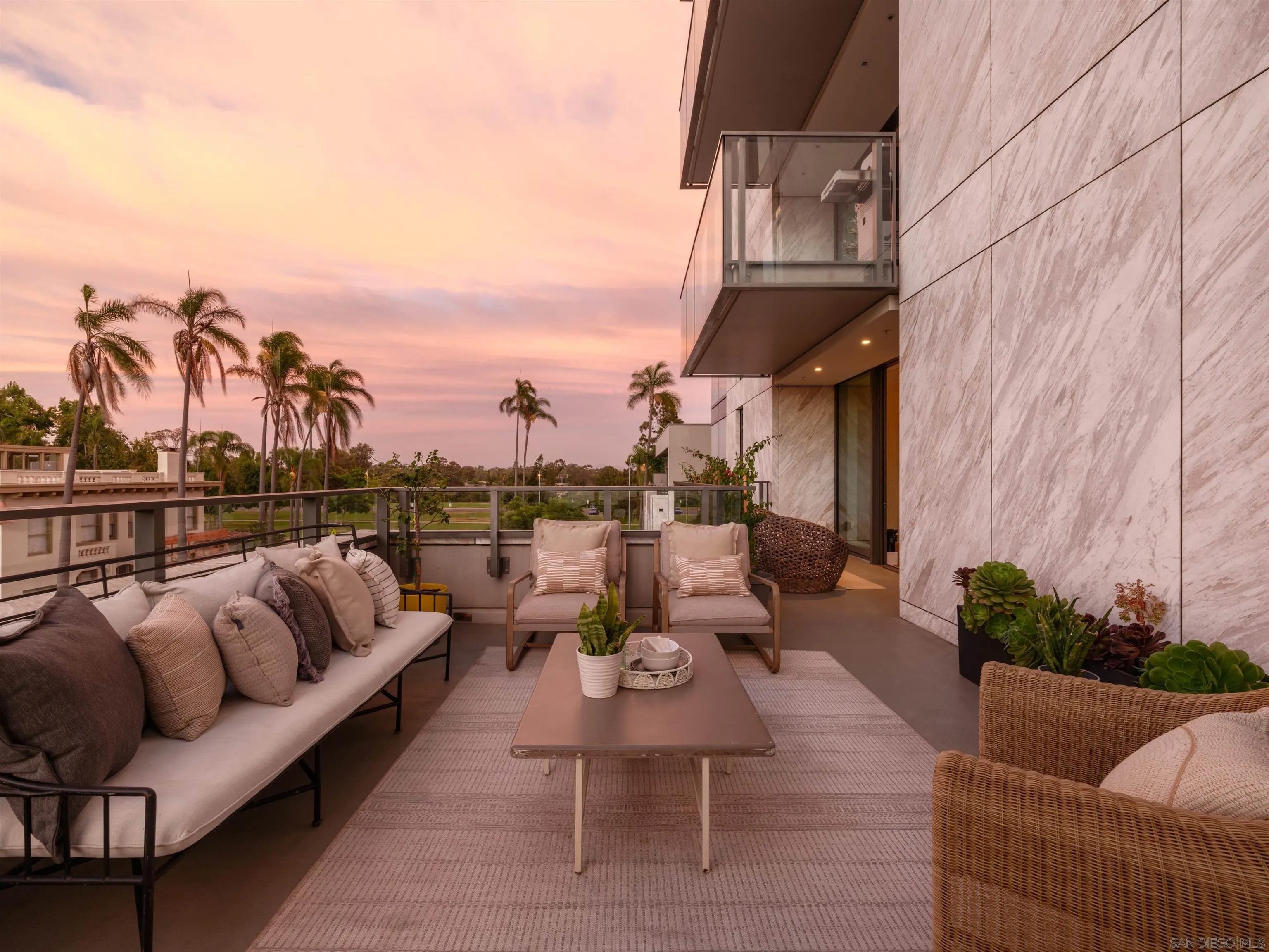 2855 5th Ave 302