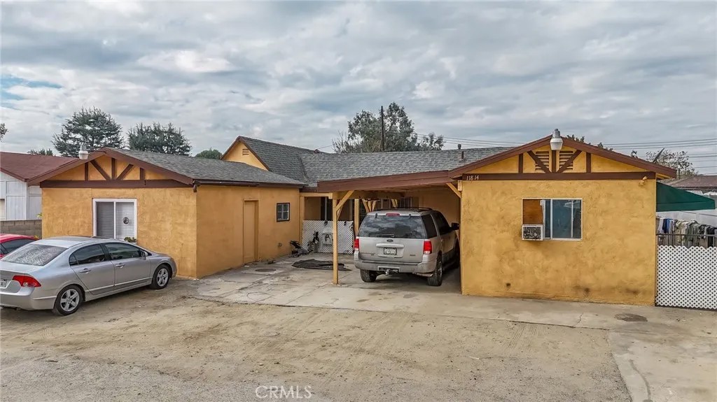 11814 Ramona Ave