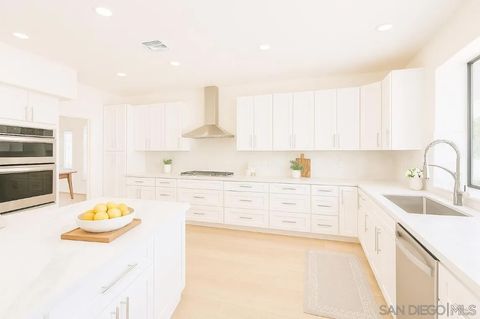 Photo of 5006 Palmera Dr, Oceanside, CA 92056 (MLS # 250040766)