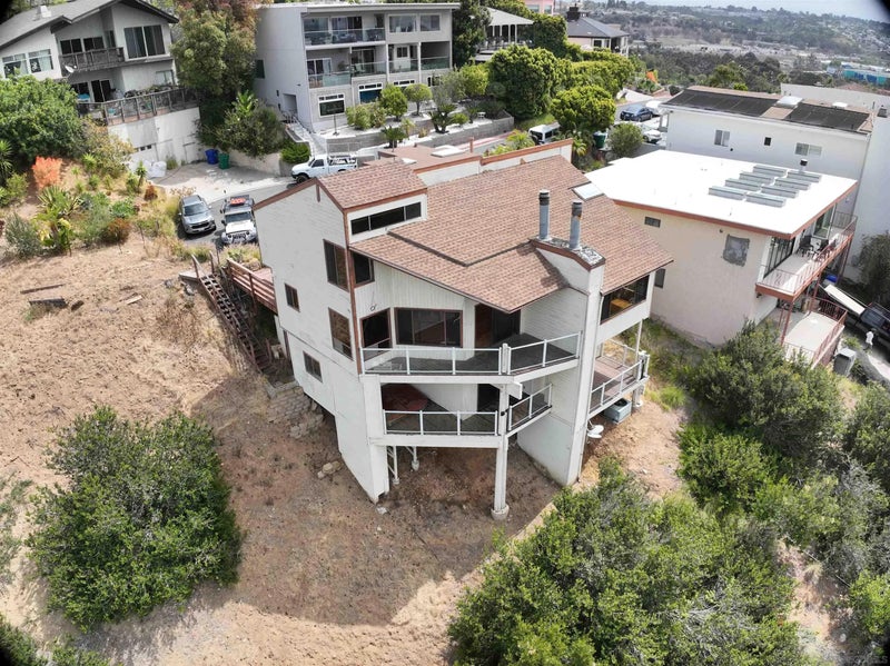 2415 La France St.