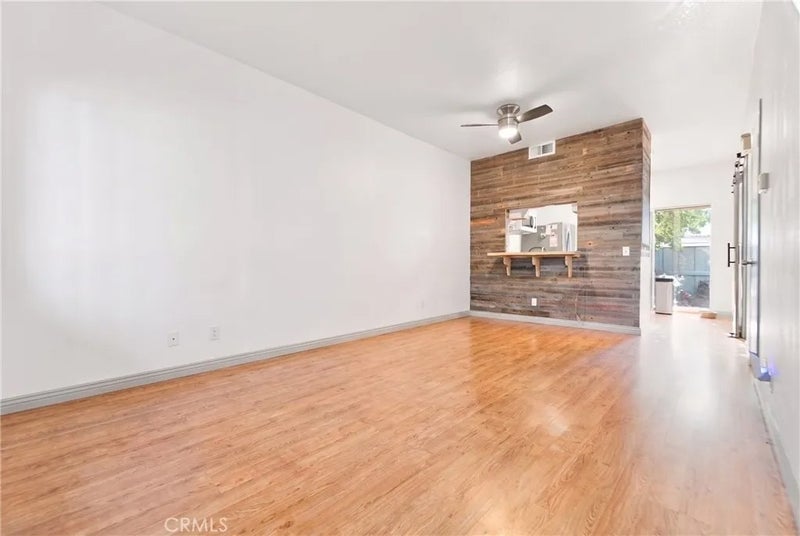 926 W Philadelphia R99