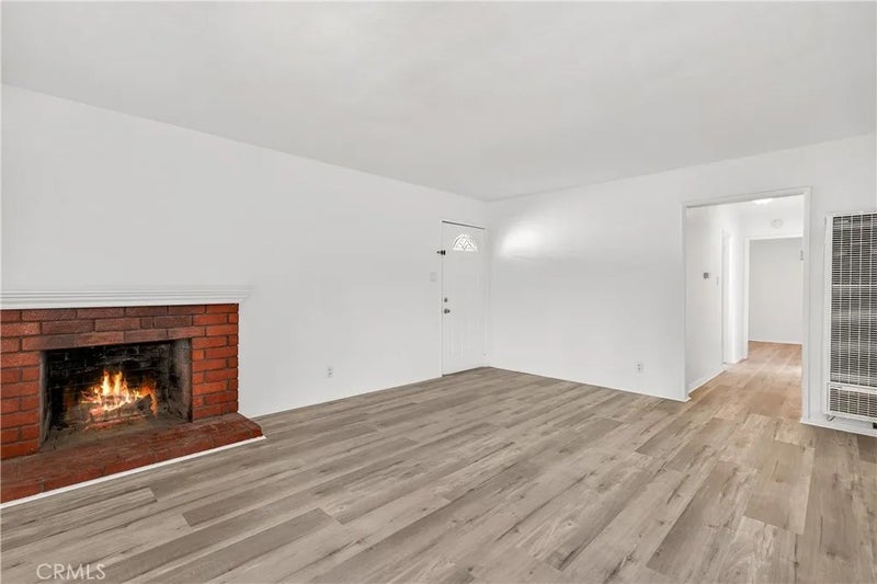 1205 W Pottery