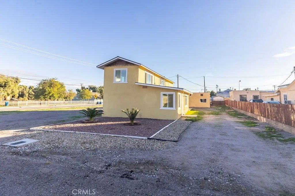 Photo of 107 Walnut St, Needles, CA 92363 (MLS # JT26007191)