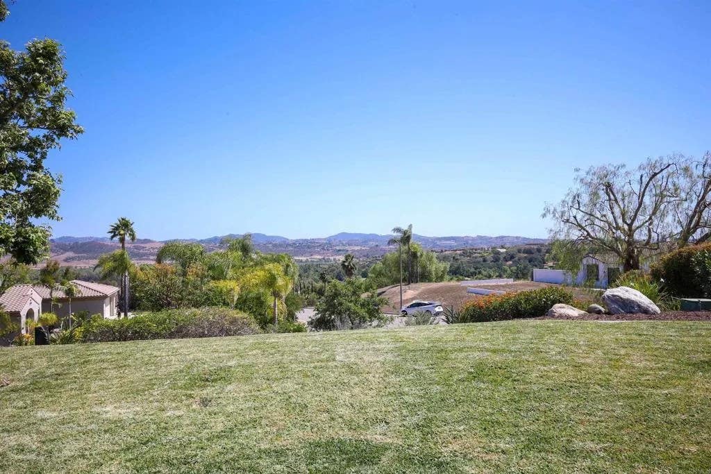 Photo of 3506 Lancewood Way, Fallbrook, CA 92028 (MLS # NDP2604487)