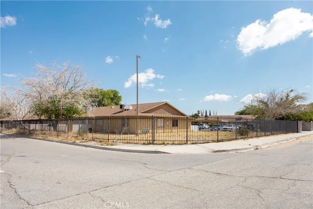 11200 Chamberlaine