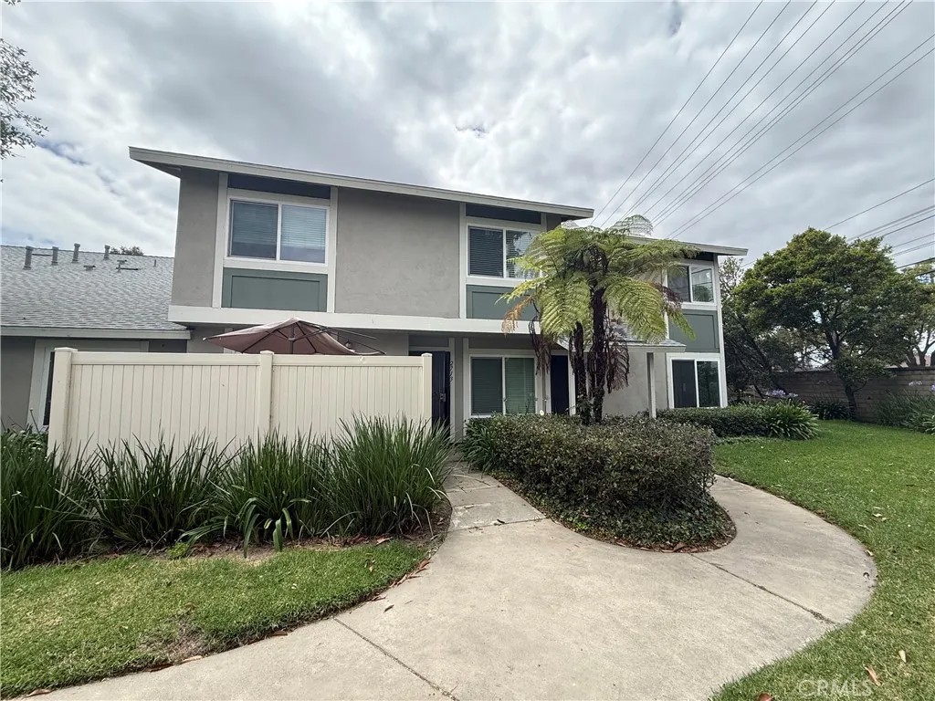 2713 W Northwood