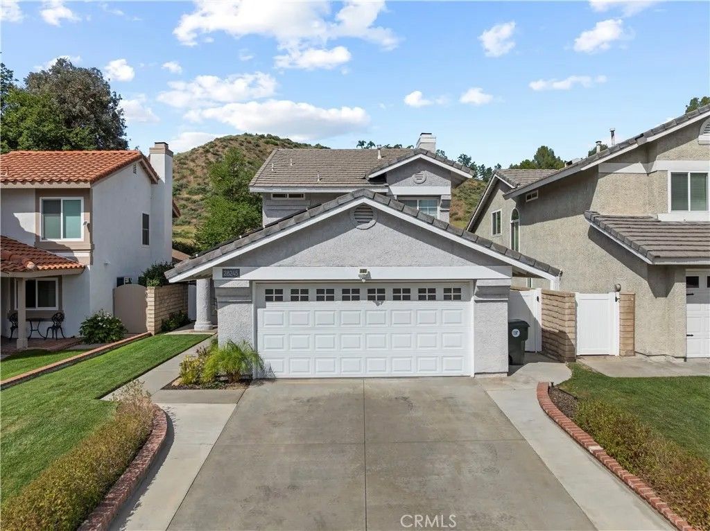 Photo of 28245 Stonington Ln, Saugus, CA 91350 (MLS # SR26067263)