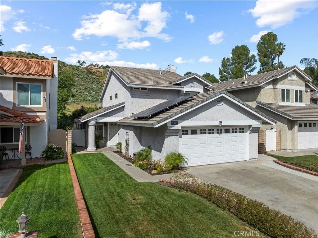 Photo of 28245 Stonington Ln, Saugus, CA 91350 (MLS # SR26067263)