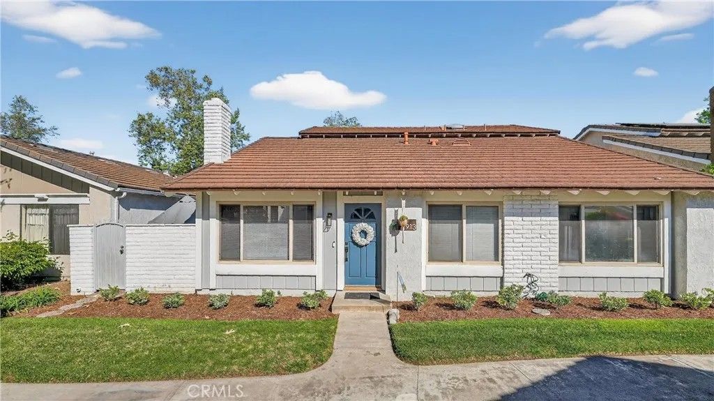 Photo of 1913 W Wakeham Pl, Santa Ana, CA 92704 (MLS # IV26061421)