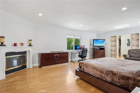 Tiny photo for 12426 Henzie Place, Granada Hills, CA 91344 (MLS # SR25246854)