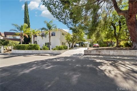 Tiny photo for 12426 Henzie Place, Granada Hills, CA 91344 (MLS # SR25246854)