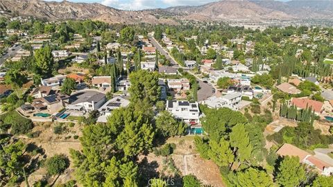 Tiny photo for 12426 Henzie Place, Granada Hills, CA 91344 (MLS # SR25246854)