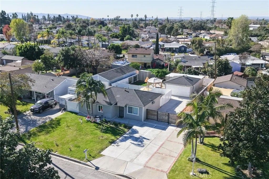 Photo of 5505 N Traymore Avenue, Covina, CA 91722 (MLS # WS26011080)