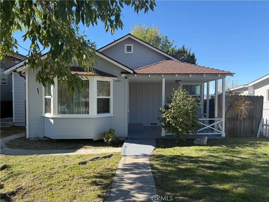 Photo of 10563 Irma Avenue, Tujunga, CA 91042 (MLS # GD25273168)