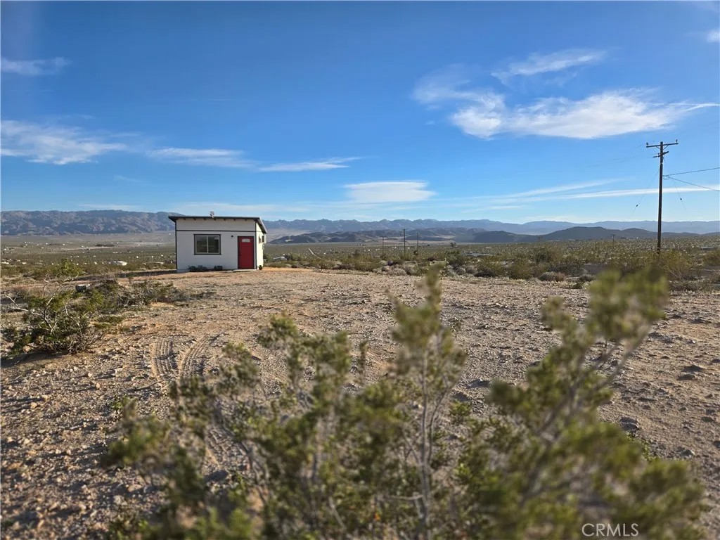 68243 Pioneer Trail