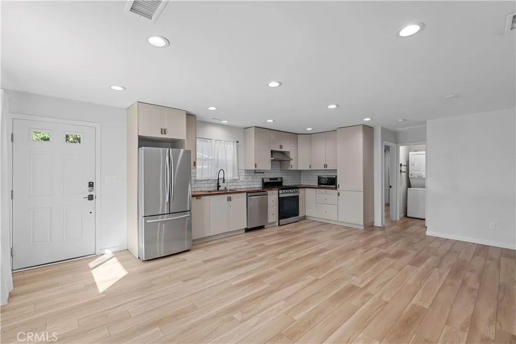 Photo of 22229 Covello Street, Canoga Park, CA 91303 (MLS # GD26010451)