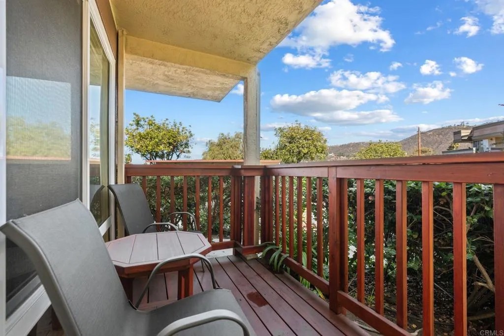 745 E Bradley Avenue 33