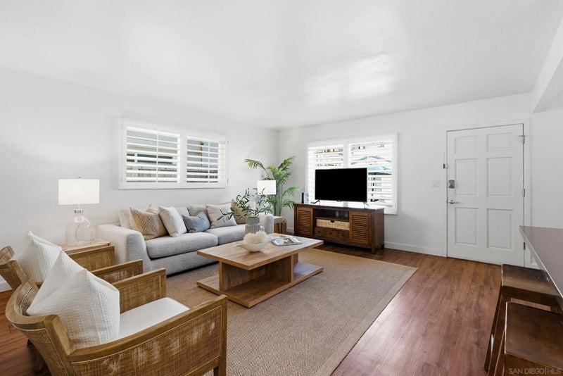 723-725 Balboa