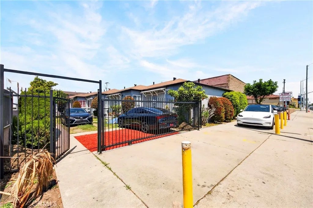 511 W Manchester