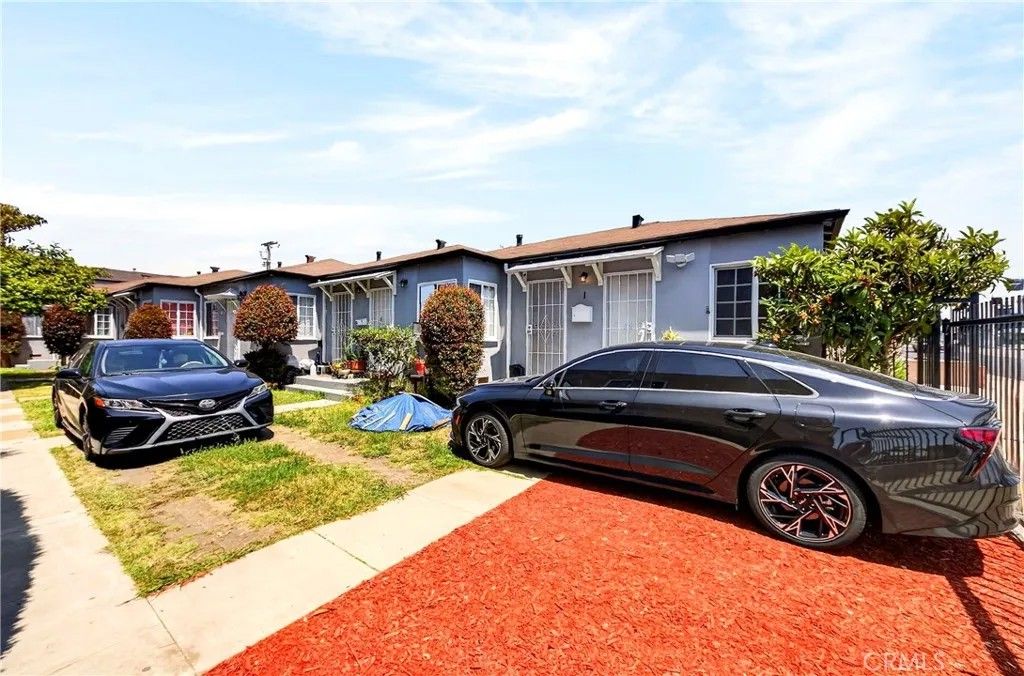 Photo of 511 W Manchester BLVD, Inglewood, CA 90301 (MLS # PW26097258)