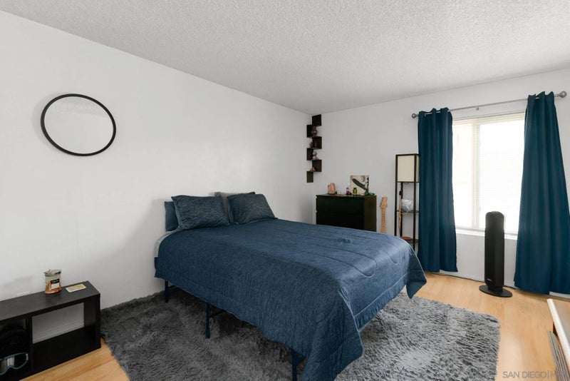 1645 Emerald 1o