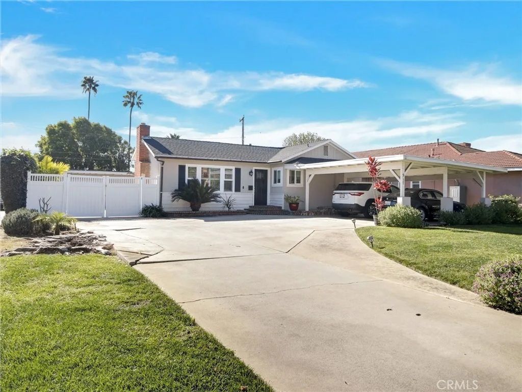 Photo of 517 W I St, Ontario, CA 91762 (MLS # CV26014978)