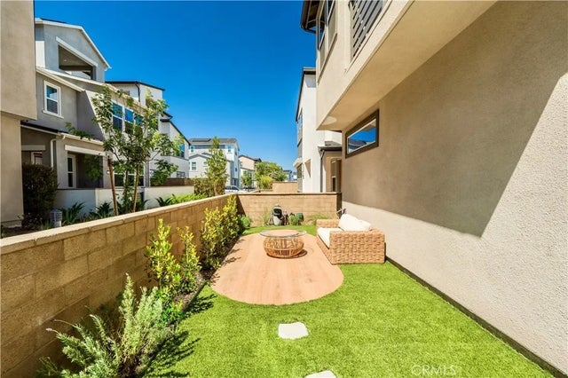 426 Lobata, Irvine