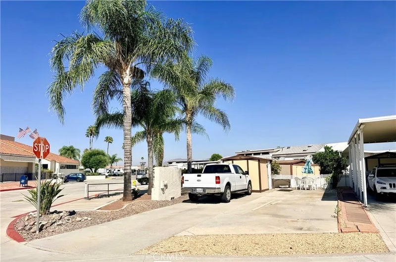 1295 S Cawston