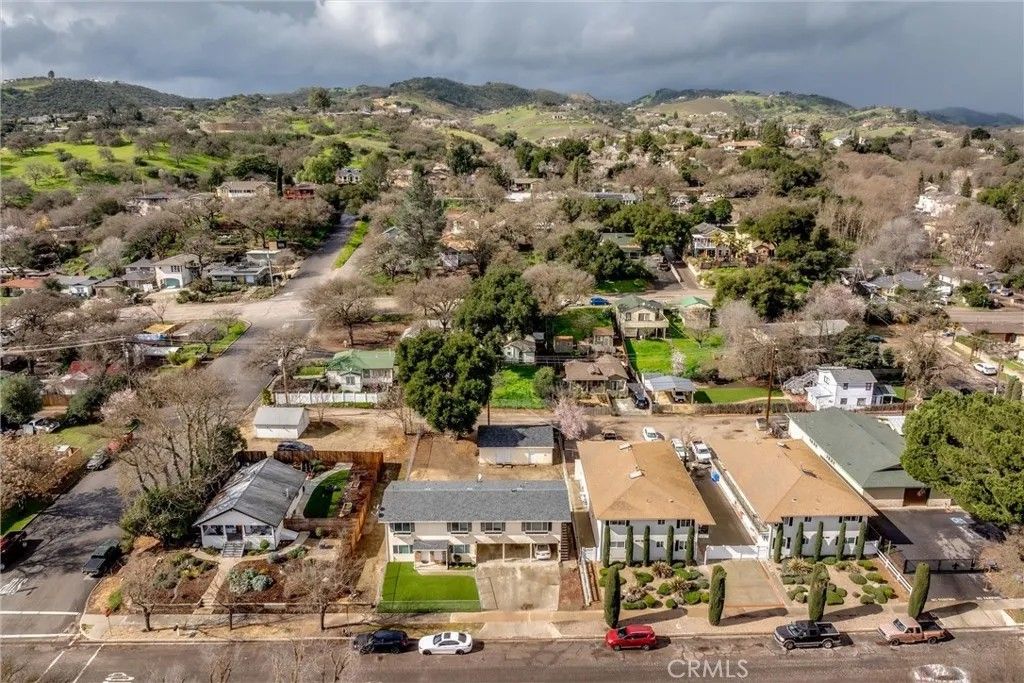 Photo of 2221 Oak Street, Paso Robles, CA 93446 (MLS # NS26033509)