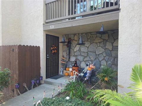 Tiny photo for 1124 Okapi Ln, Ventura, CA 93003 (MLS # OC25251929)