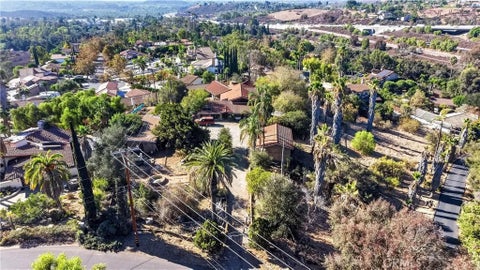 Photo of 2855 Verda Avenue, Escondido, CA 92025 (MLS # CV26233093)