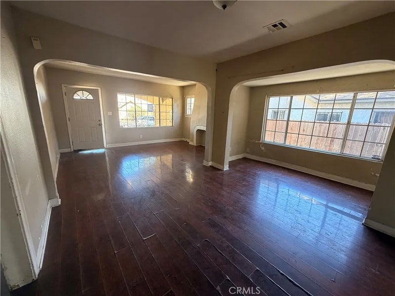 604 W 105th