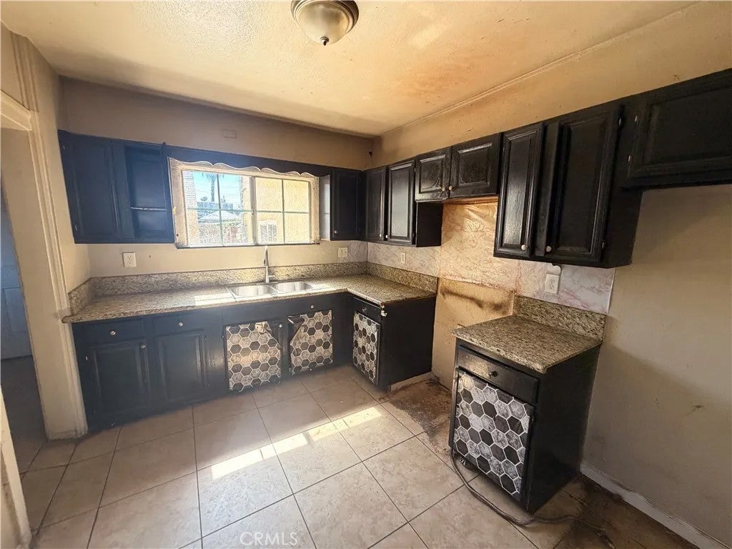 604 W 105th