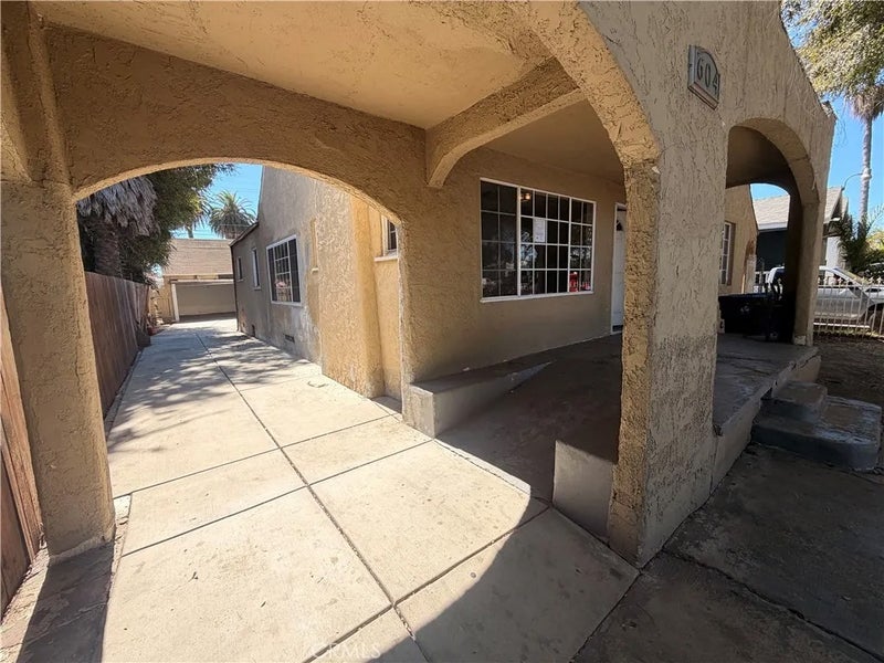 604 W 105th