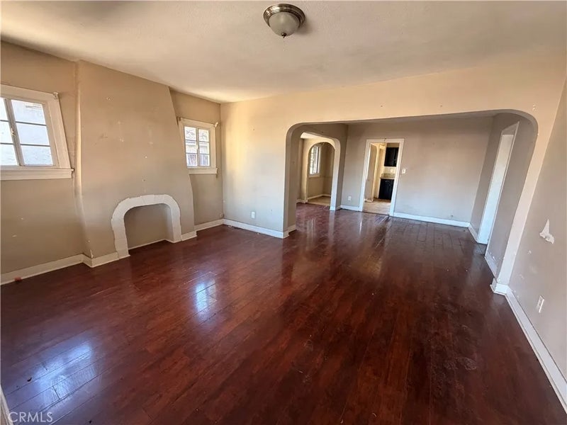 604 W 105th