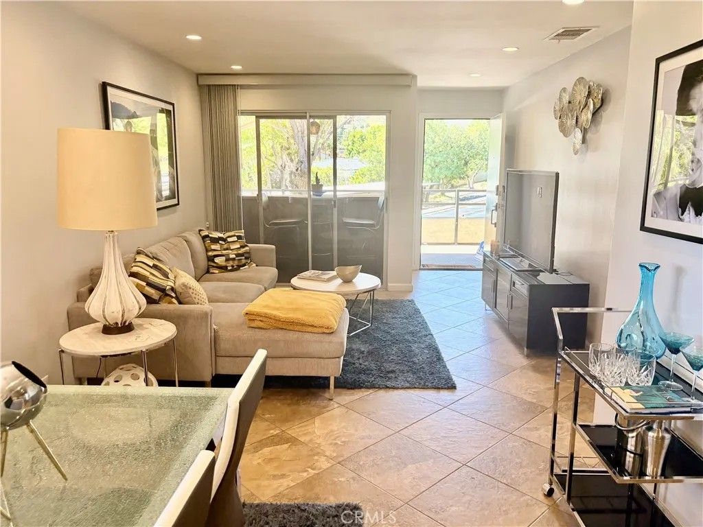 Photo of 510 N Villa Court, Palm Springs, CA 92262 (MLS # IG26051486)