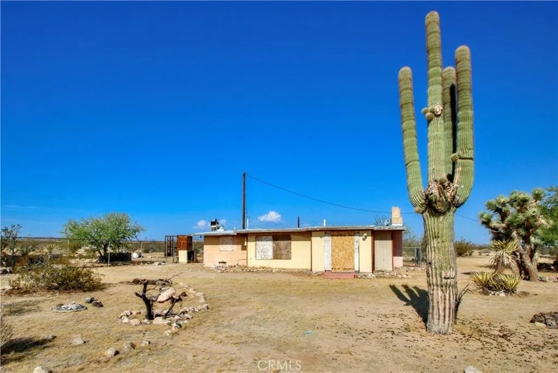 62105 Moon Drive