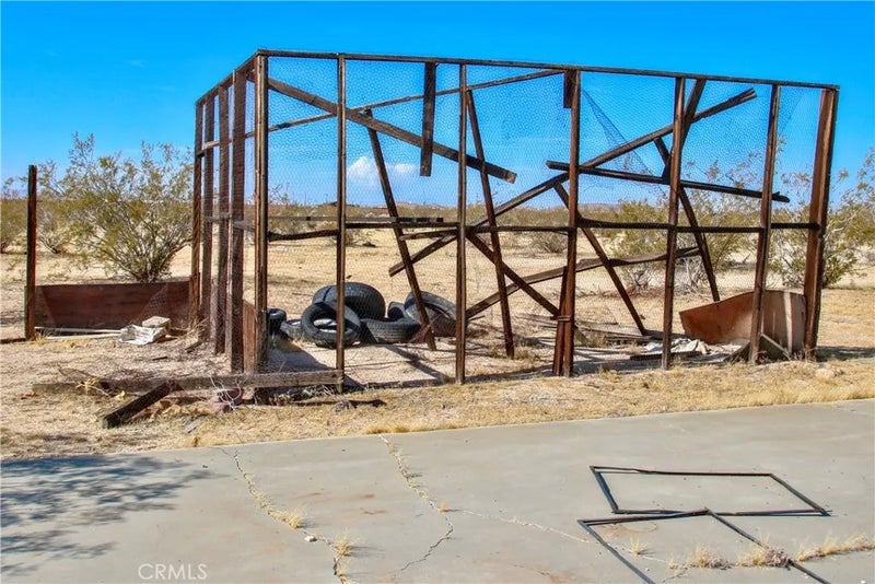 62105 Moon Drive