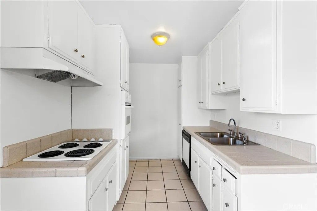 Photo of 4924 Kester Avenue #16, Sherman Oaks, CA 91403 (MLS # SR26004543)